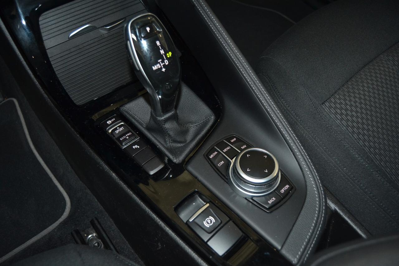 Bmw X2 sDrive16D Advantage TETTO/Navi/C.Auto