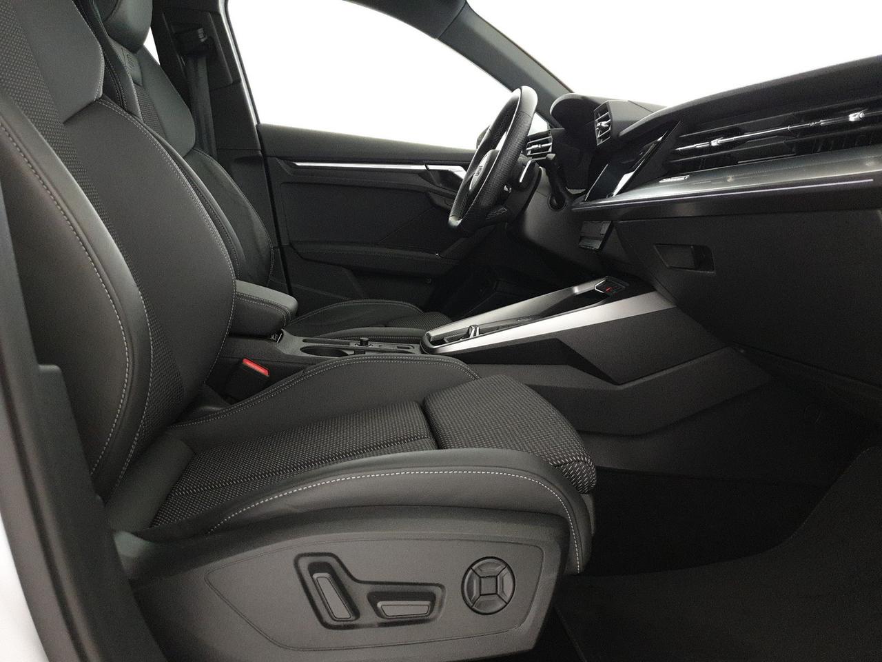 Sportback 30TDI 116CV S tronic Business Advanced