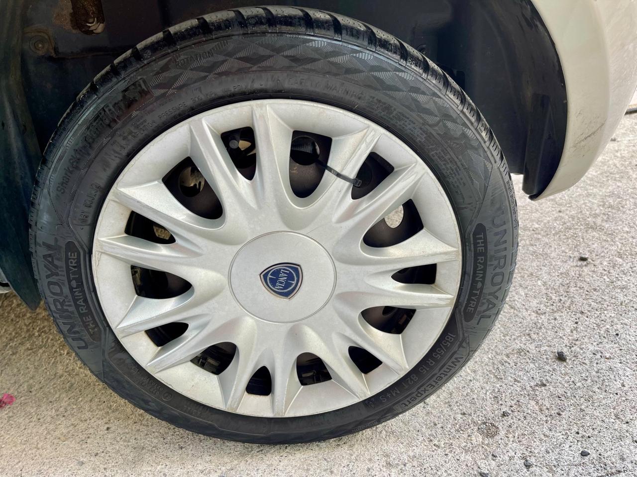 Lancia Ypsilon 1.3 MJT 16V 95 CV 5 porte