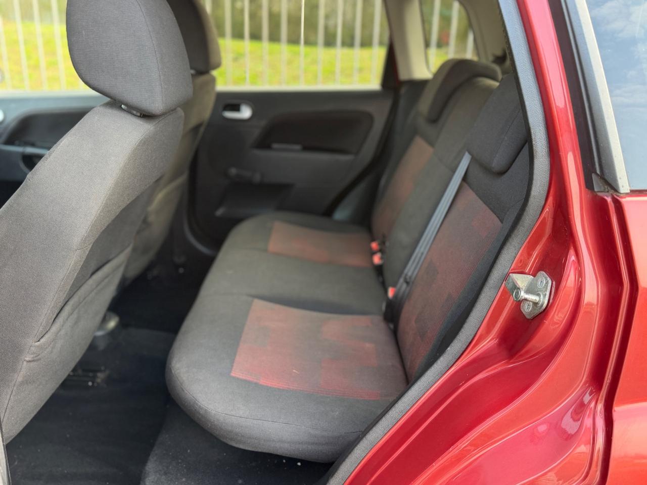 Ford Fiesta 1.4 16V 3p. Ghia Euro 4 ok neopatentati