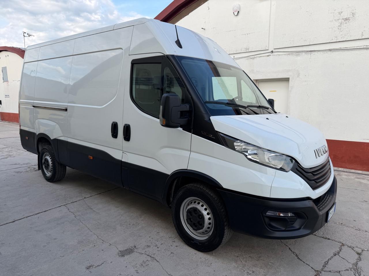 Iveco Daily 2.3 d 140 CV Passo Lungo - 2023