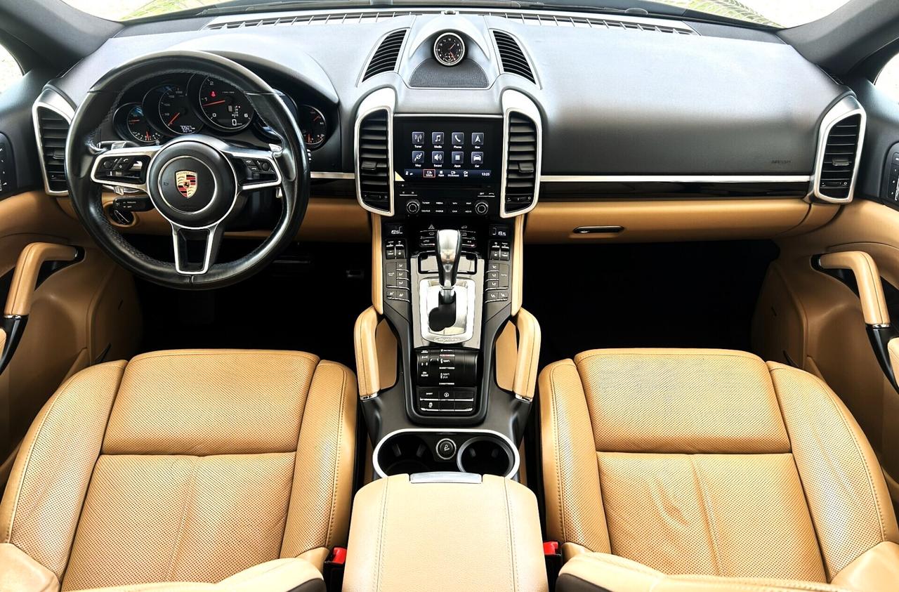 Porsche Cayenne 3.0 Diesel Platinum Edition ( km 70.000 )