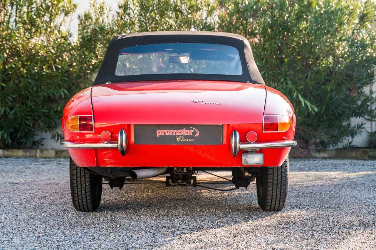 Alfa Romeo Spider 1600 Duetto ”Osso di Seppia”