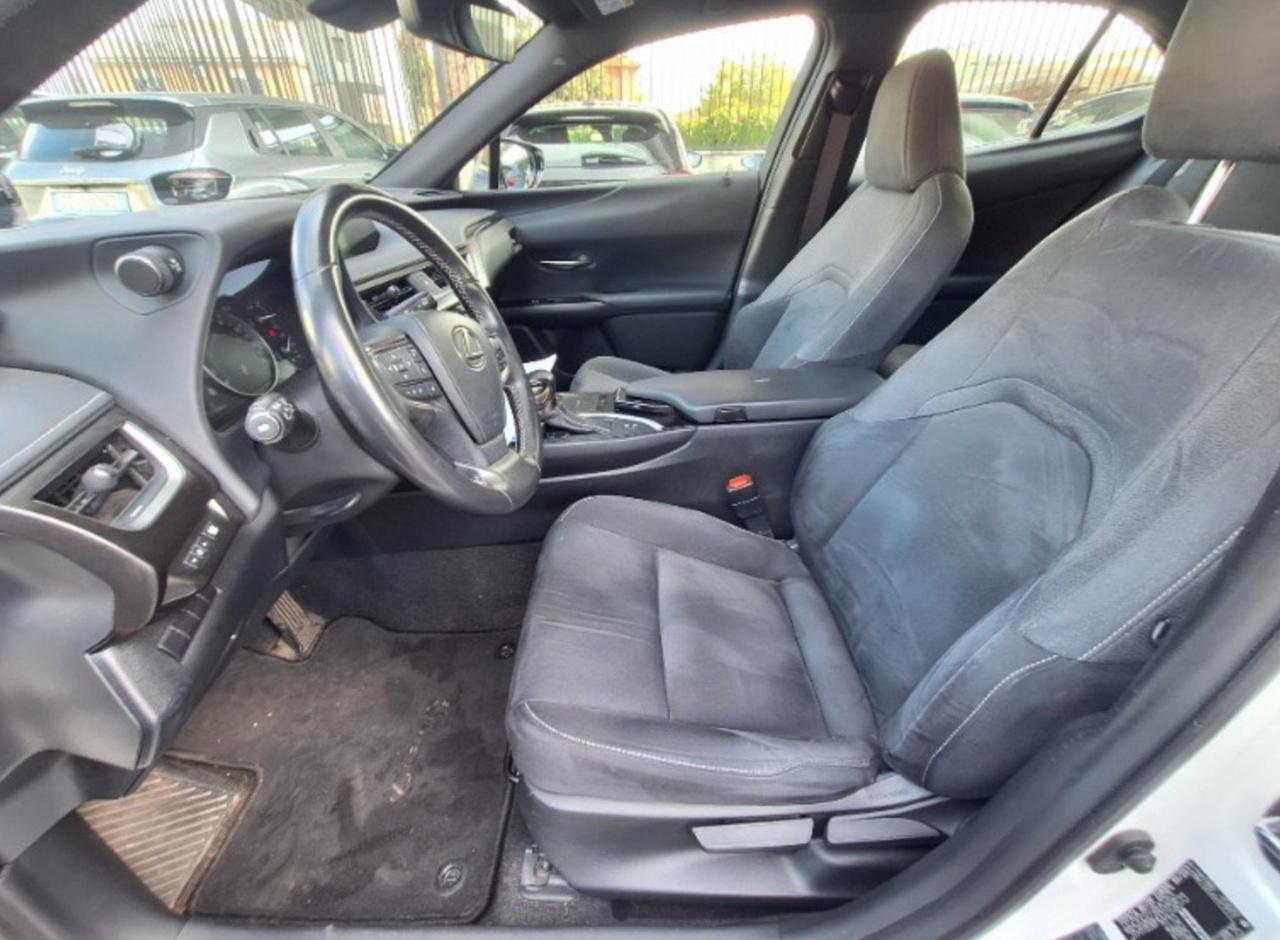 Lexus UX Hybrid Executive