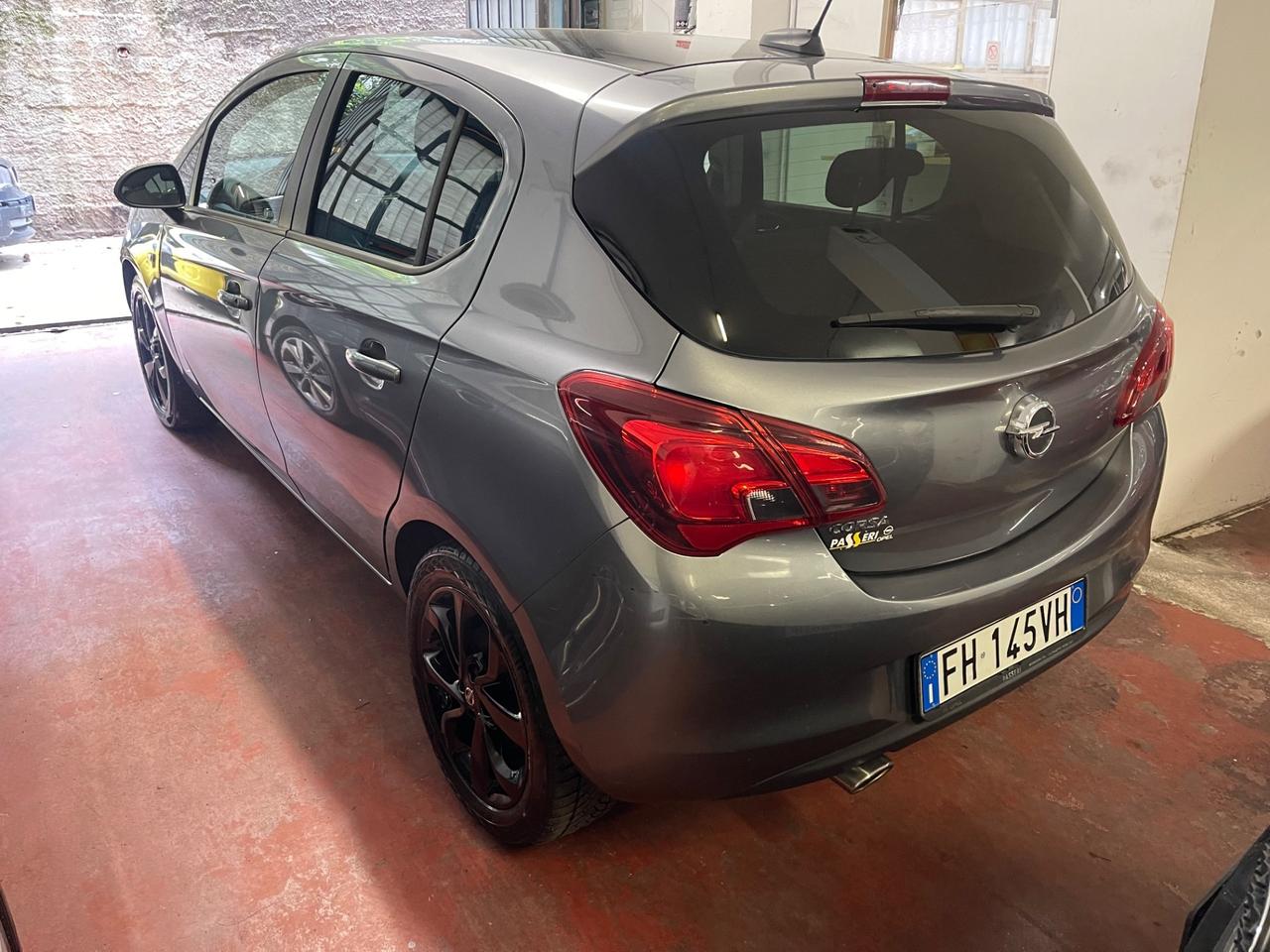 Opel Corsa 1.2 5 porte b-Color