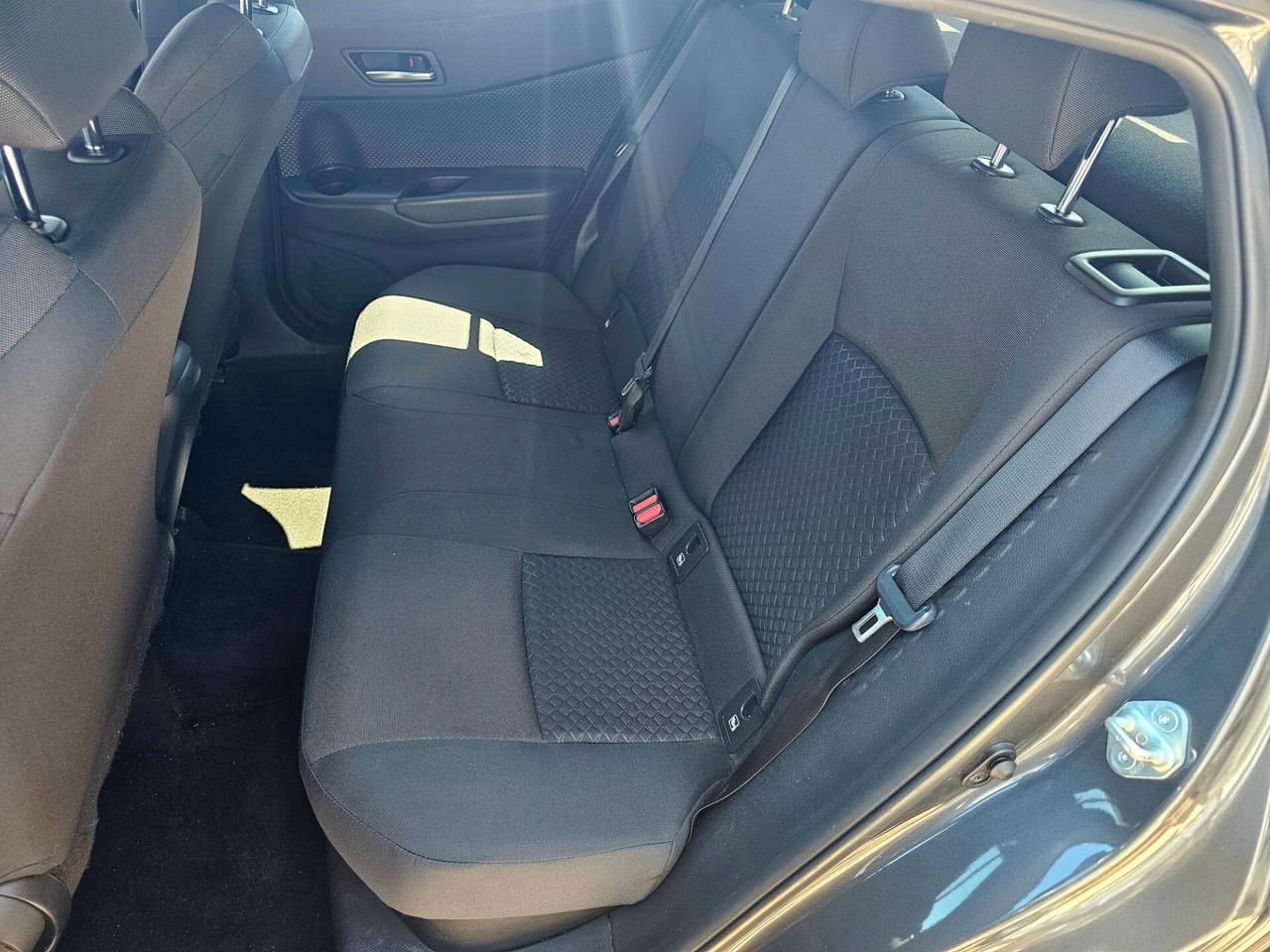 Toyota C-HR 1.8 Hybrid E-CVT Business