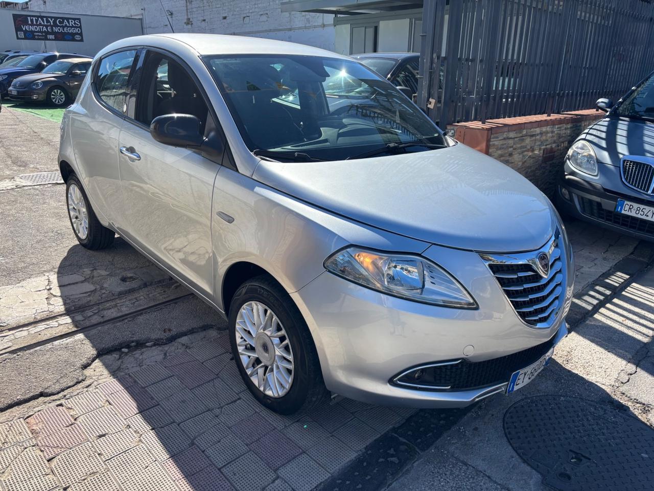 Lancia Ypsilon 0.9 TwinAir 85 CV 5 porte S&S Gold