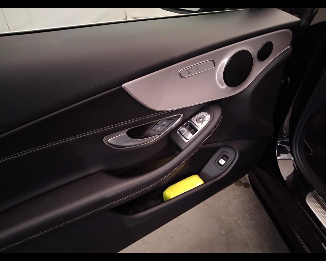Mercedes-Benz Classe C-C205 2018 Coupe - C Coupe 220 d Premium auto