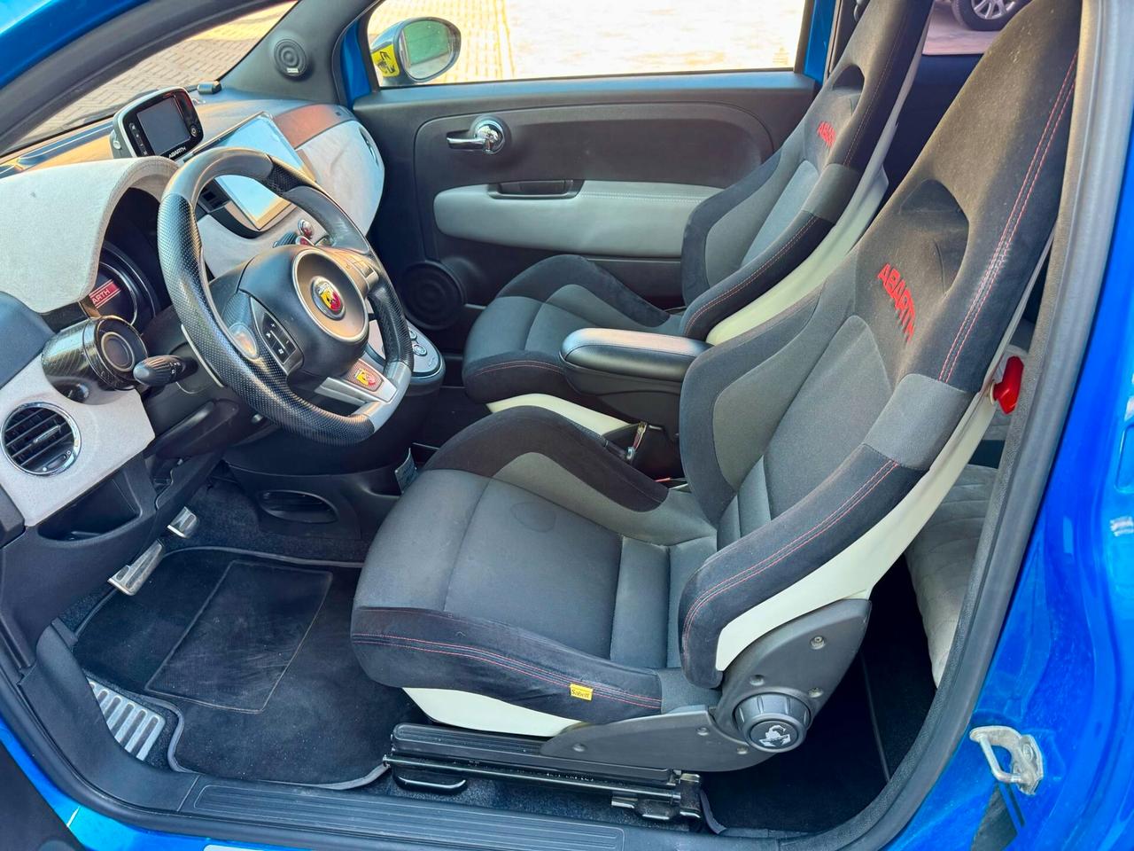 Abarth 500 C 1.4 Turbo T-Jet MTA Bicolore