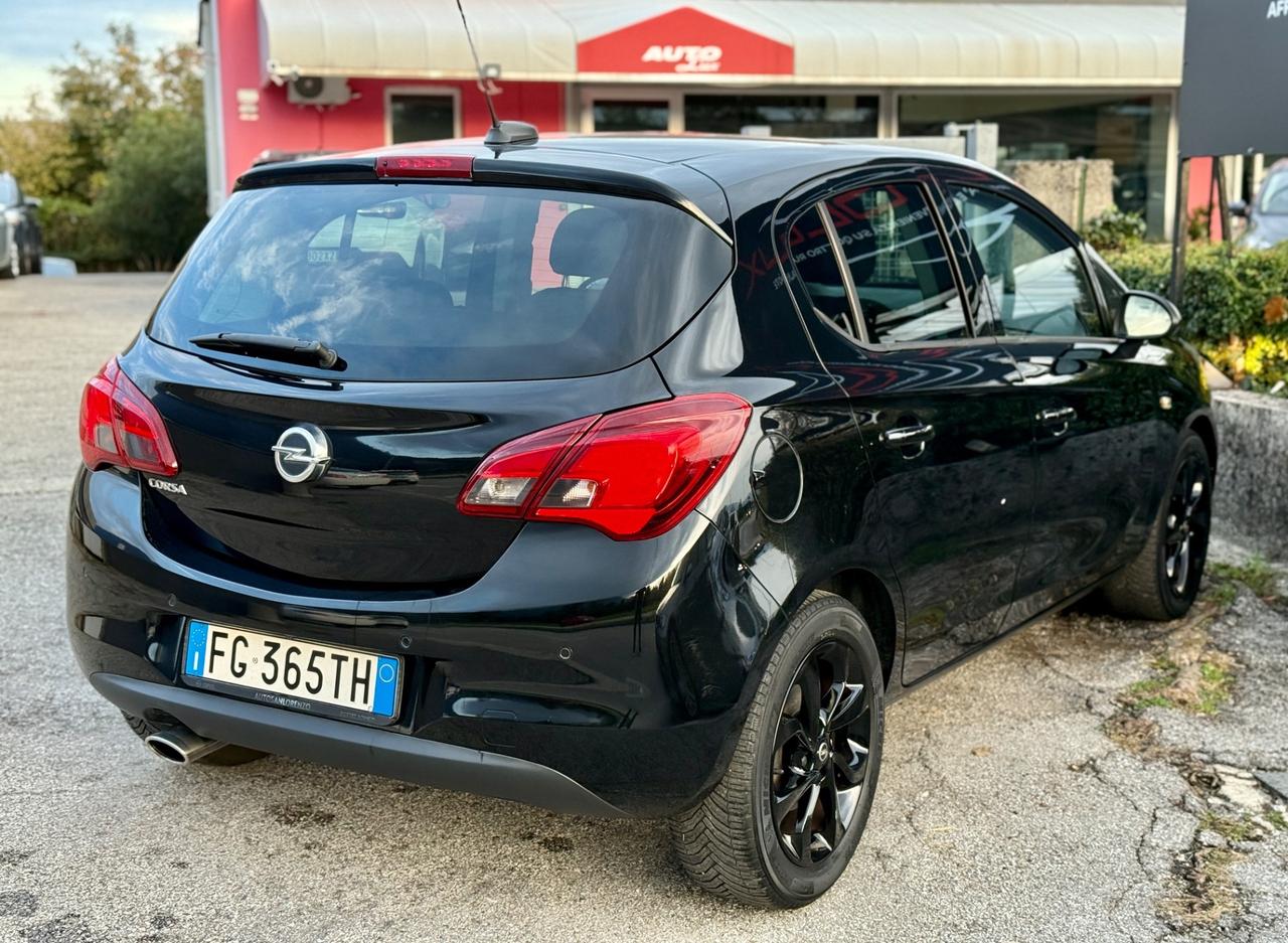 Opel Corsa 1.2 5 porte 2017 total black