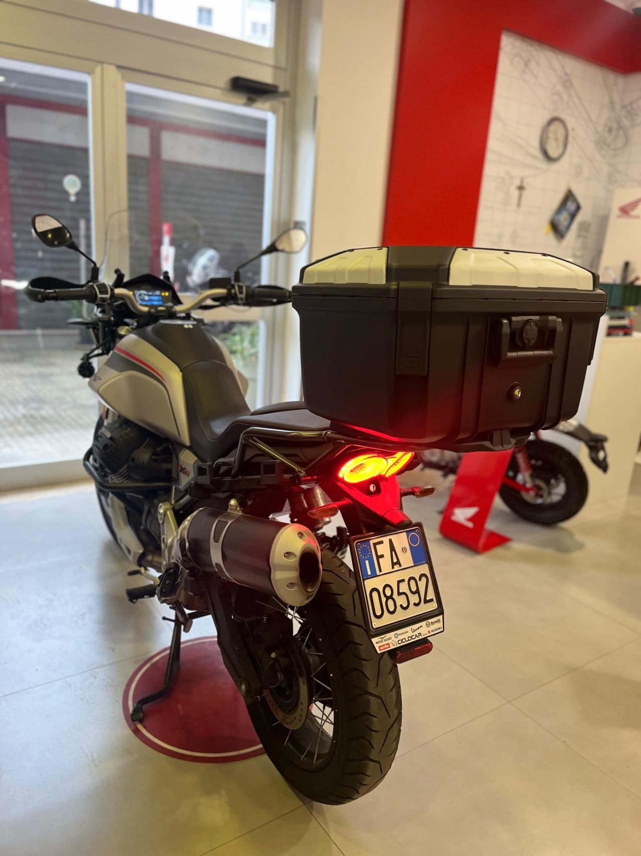 Moto Guzzi V85 TT Travel