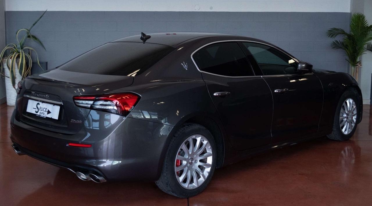 Maserati Ghibli 330 CV MHEV GT