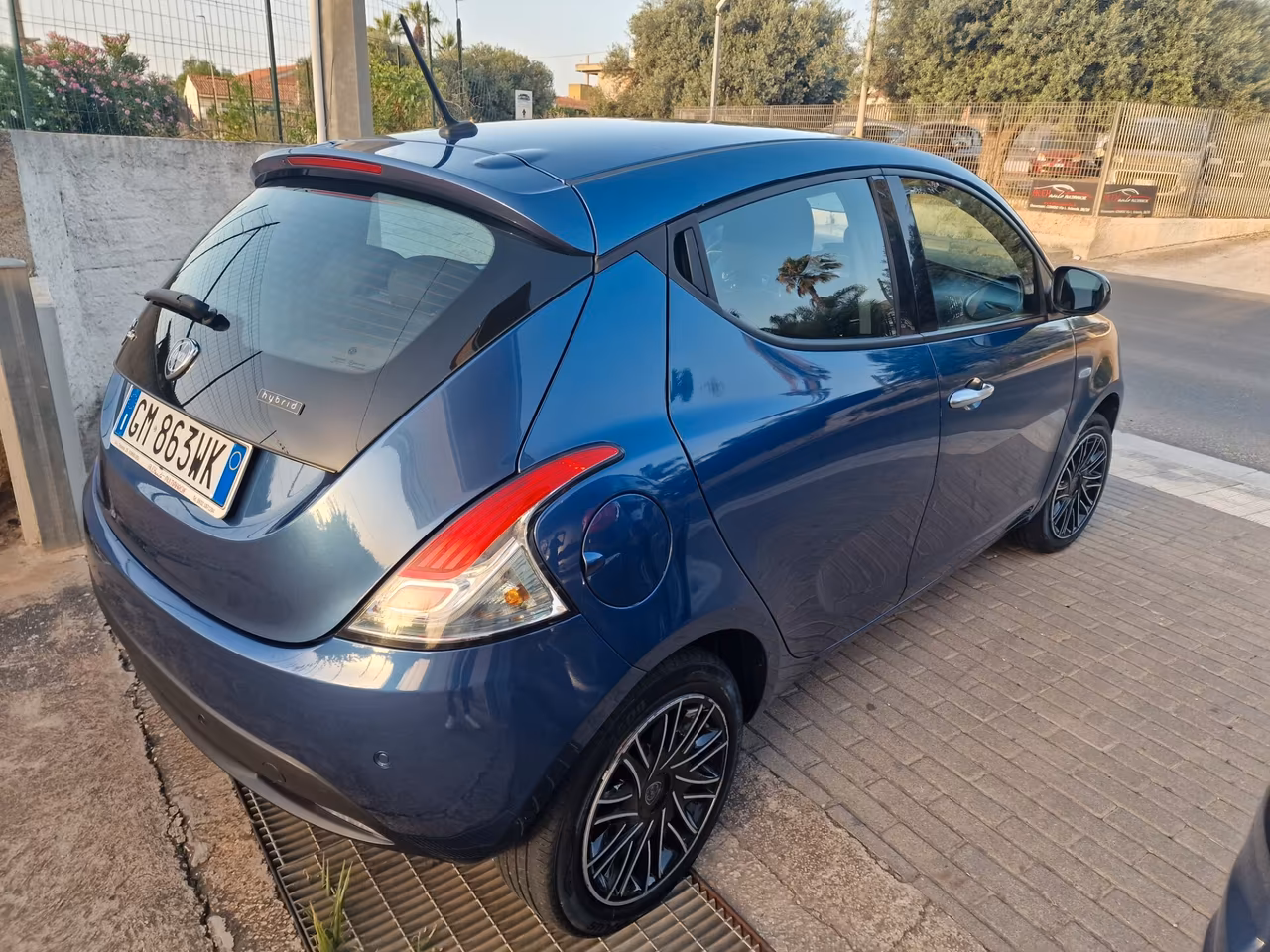 Lancia Ypsilon 1.0 FireFly 5 porte S&S Hybrid Alberta Ferretti