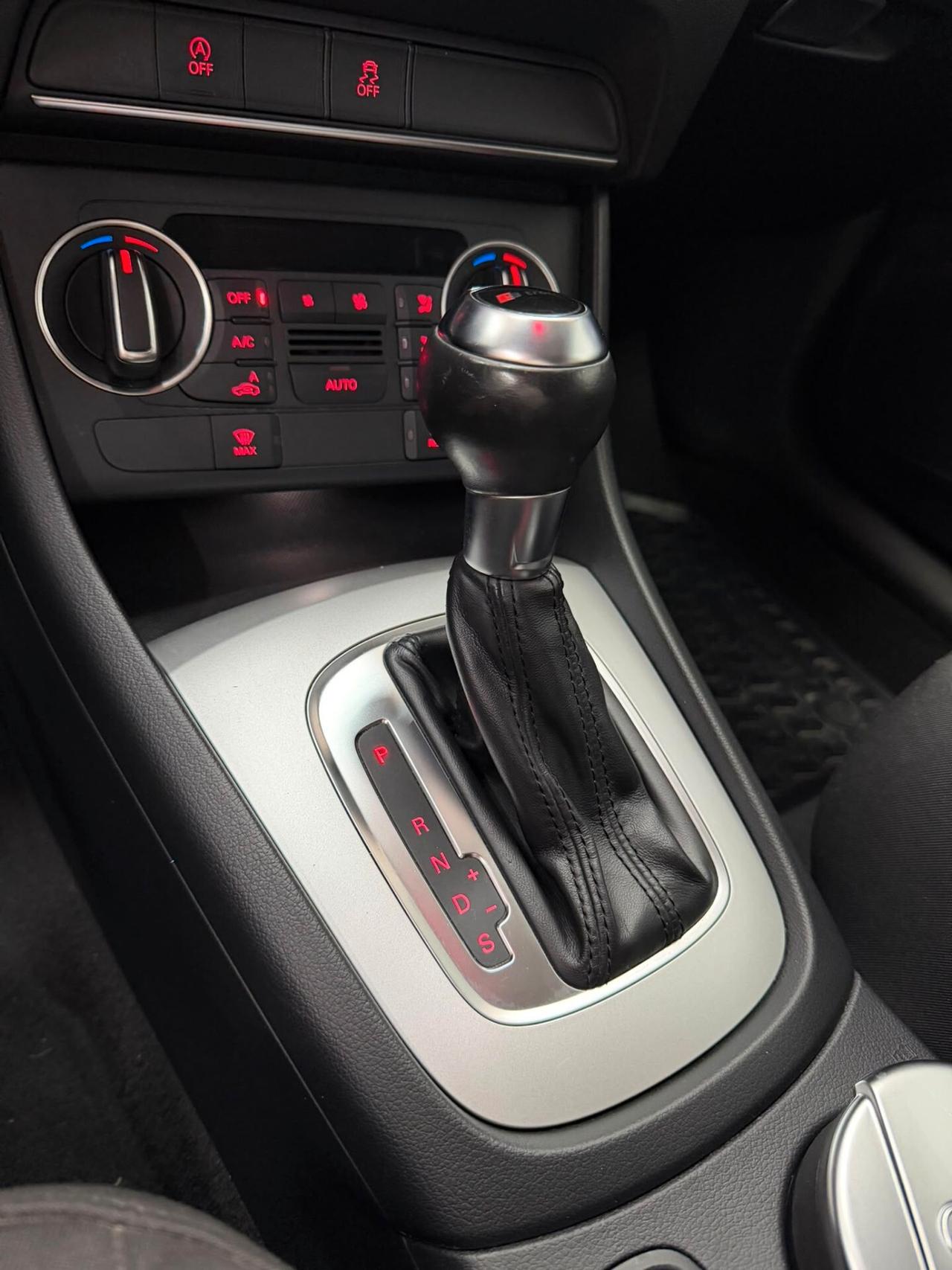 Audi Q3 2.0 TDI 120 CV S tronic Sport