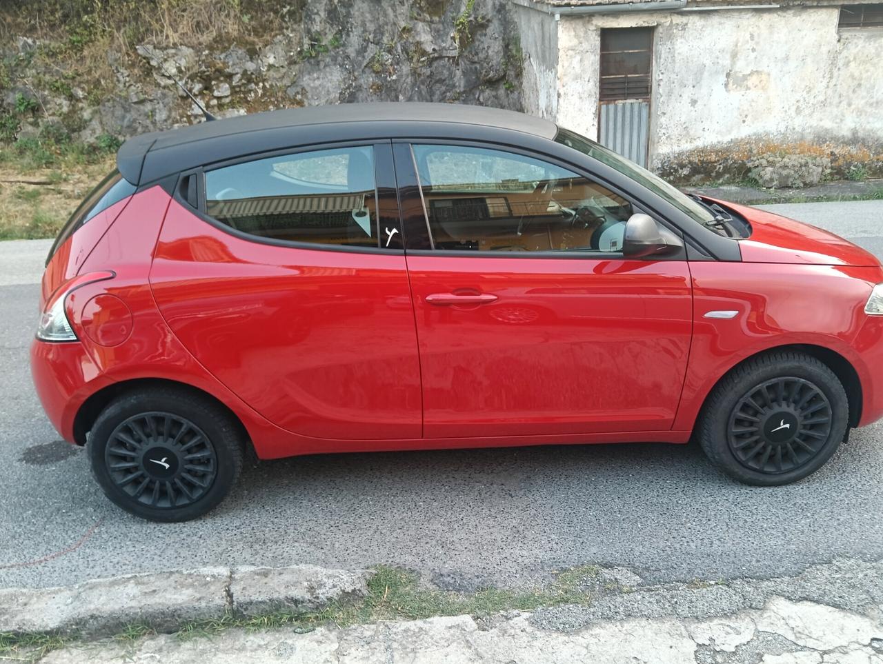 Lancia Ypsilon 1.2 69 CV 5 porte S&S Silver