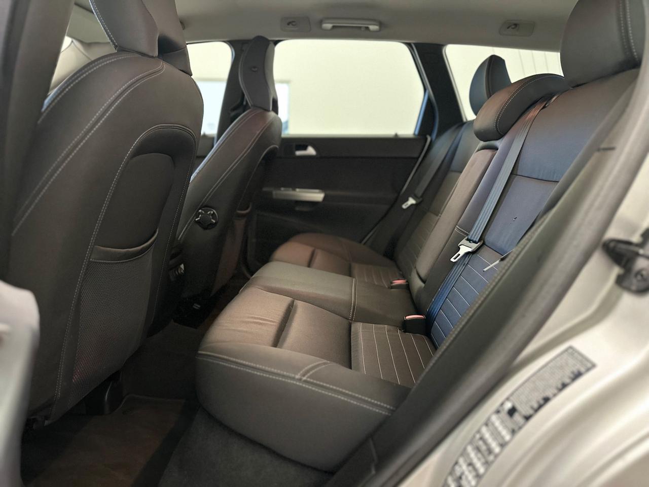 Volvo V50 2.4 D5 cat aut. Momentum AUTOMATICA