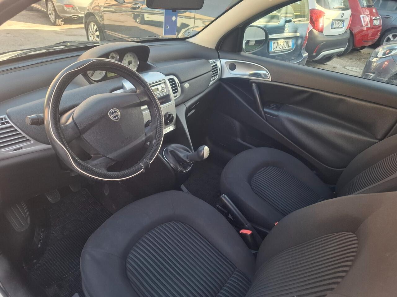 Lancia Ypsilon 1.3 MJT 75 CV Diva