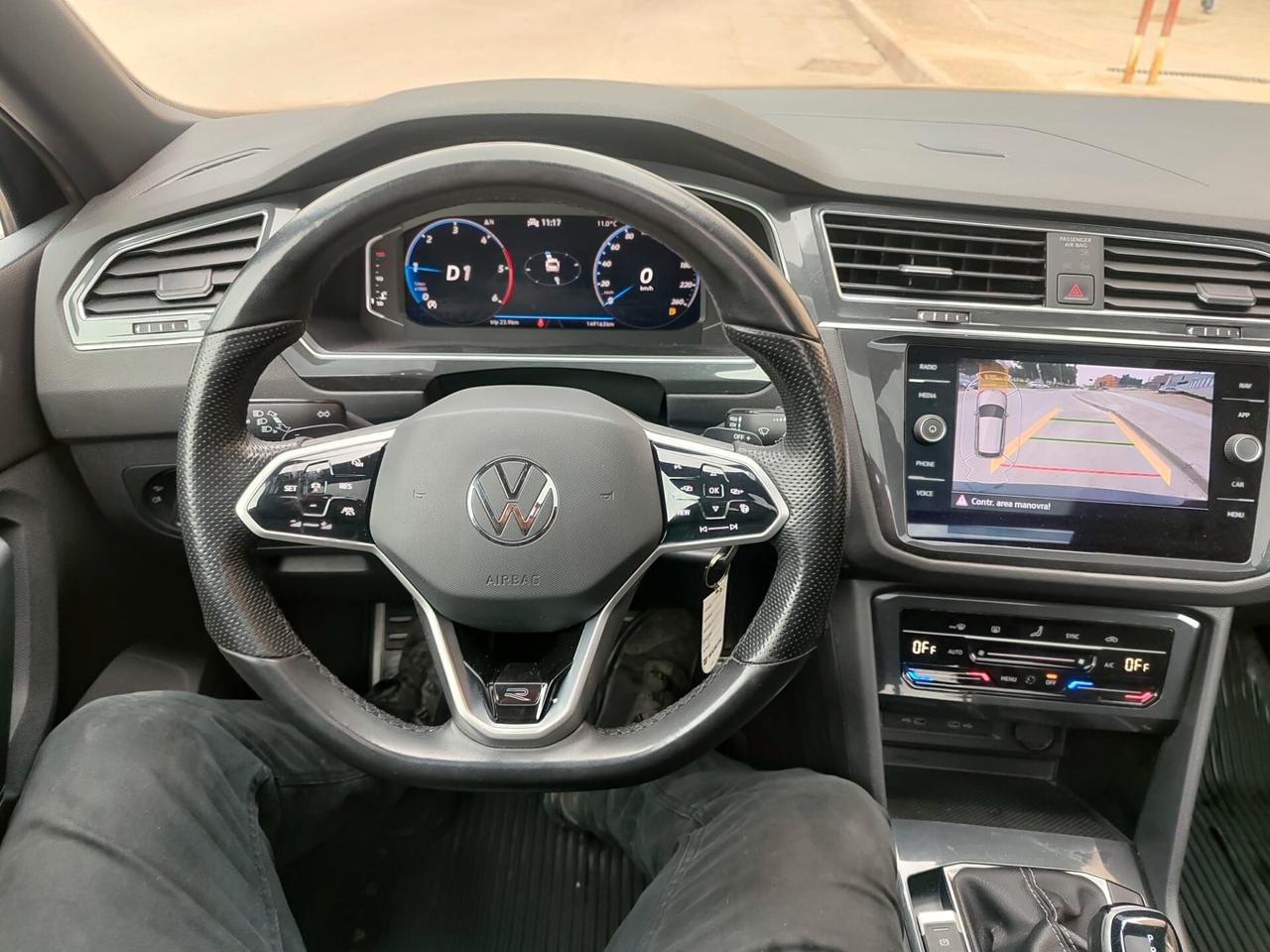 Volkswagen Tiguan 2.0 TDI 150 CV DSG R-Line TETTO APRIBILE