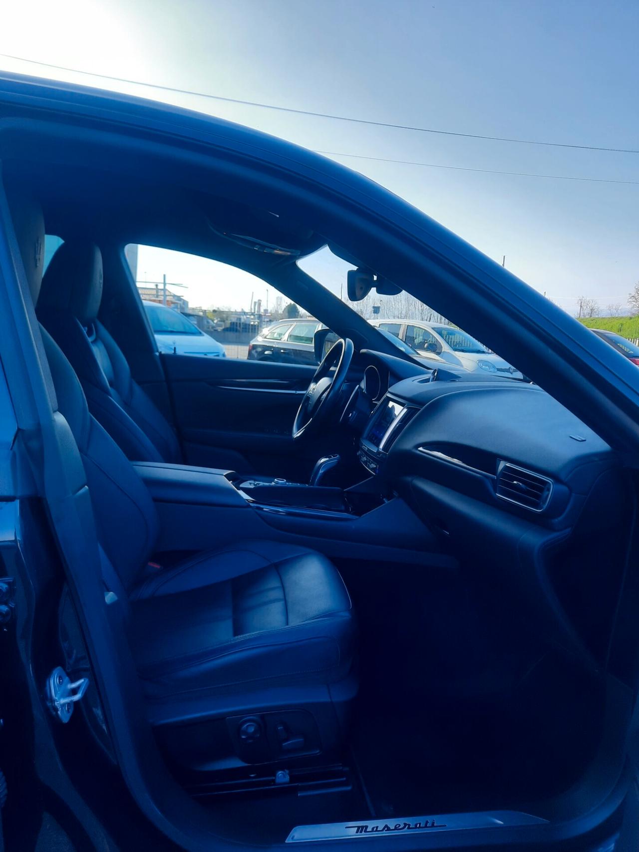 Maserati Levante V6 Diesel Q4 AWD Granlusso IVA DETRAIBILE