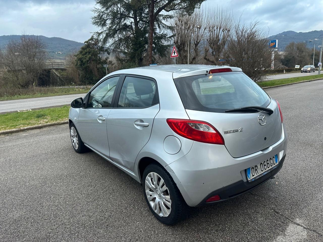 Mazda 2 1.4 TD 68CV 5p. Fun ok neo patentati