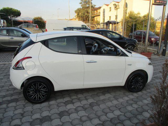 LANCIA Ypsilon 1.2 69 CV 5 porte GPL Ecochic Gold