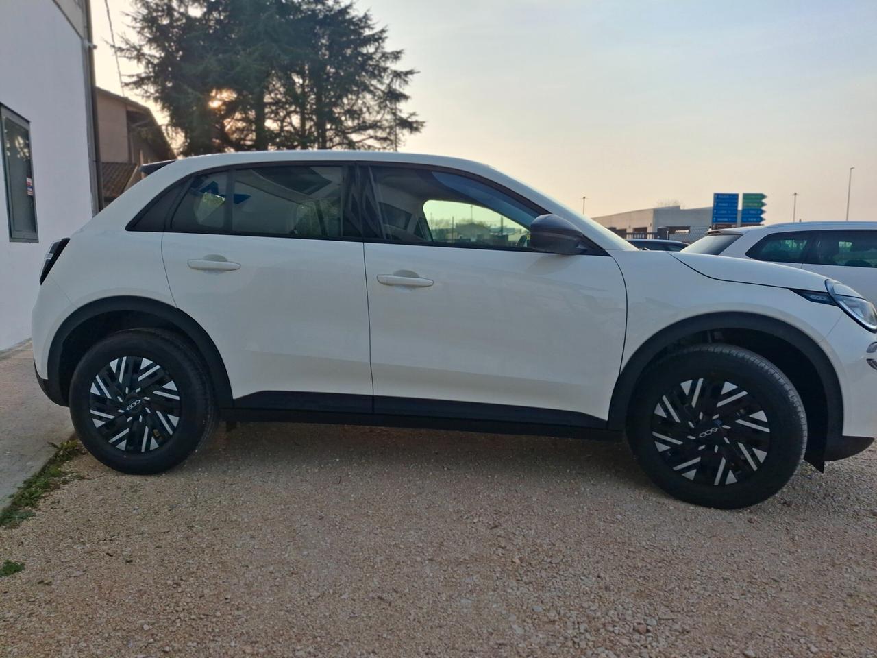 Fiat 600 Hybrid 110 CV DCT MHEV La Prima