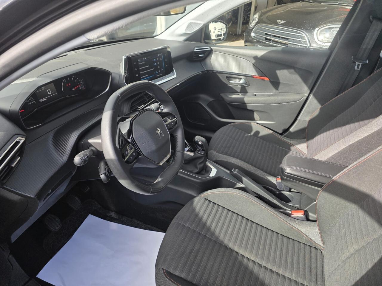 Peugeot 208 puretech 75 allure