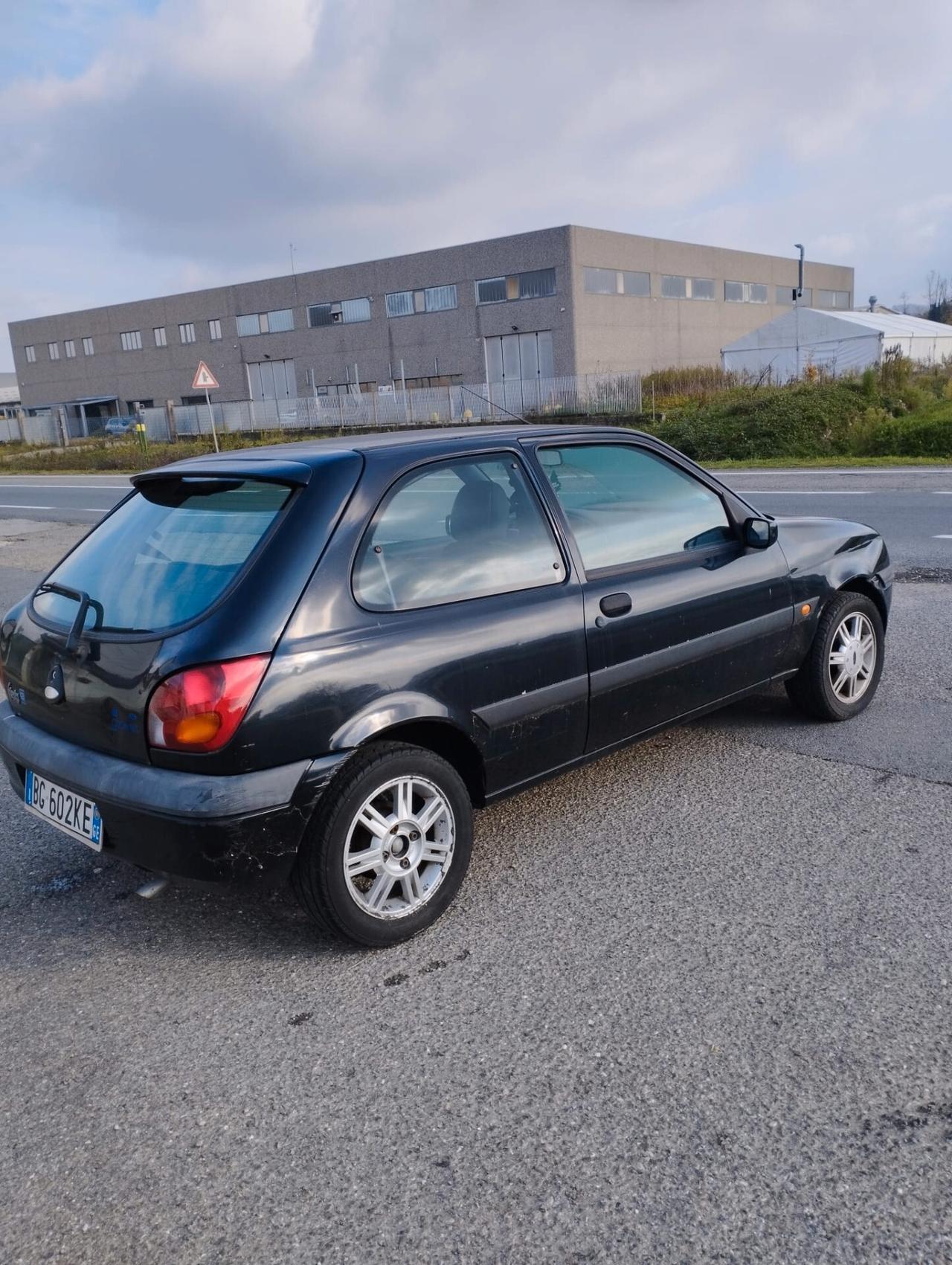 Ford Fiesta 1.2i 16V cat 3 porte Ghia