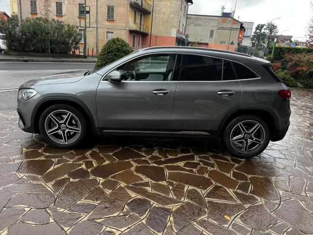 MERCEDES-BENZ GLA 200 Automatic Premium