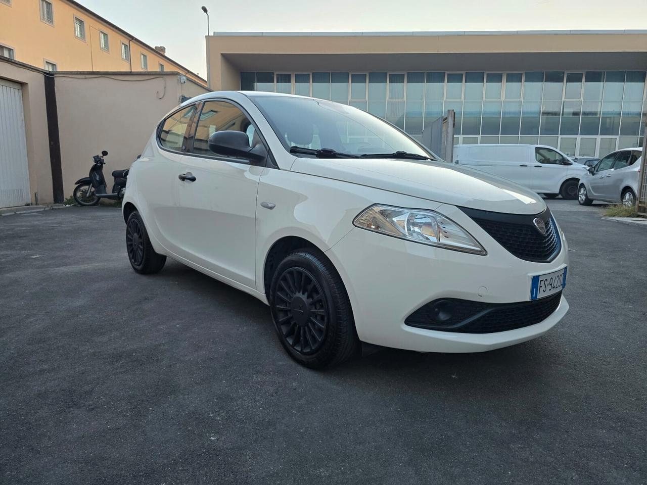 Lancia Ypsilon 1.2 69 CV 5 porte metano Ecochic Platinum