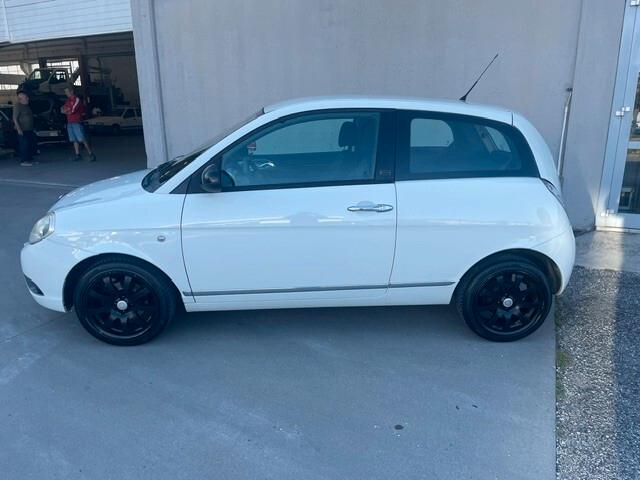 LANCIA YPSILON 1.2 69 CV DIVA – BENZINA – 02/2011