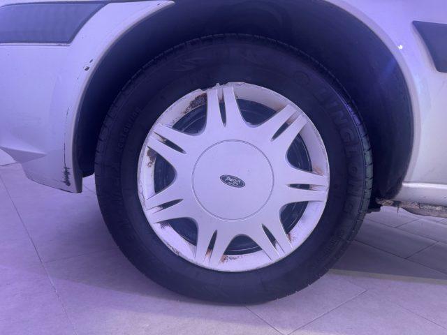 FORD Fiesta 1.2i 16V cat 5 porte Ghia
