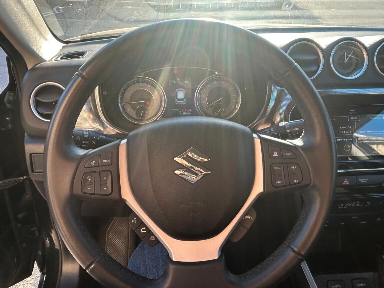 Suzuki Vitara 1.4 Hybrid Top