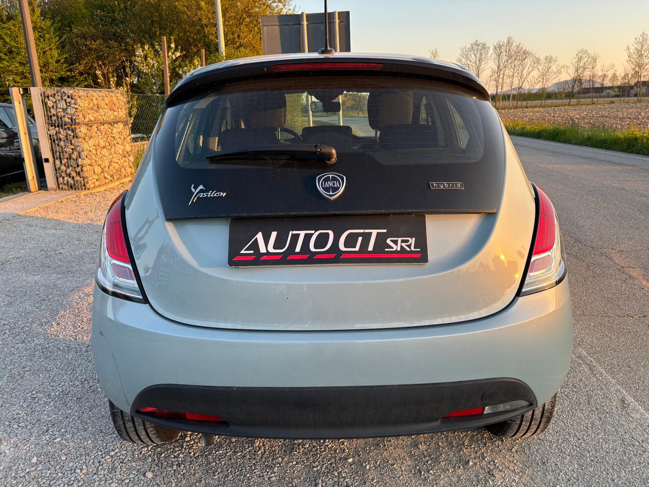 Lancia Ypsilon 1.0 FireFly 5 porte S&S Hybrid Silver Plus