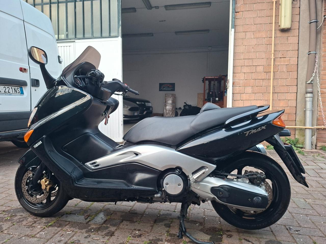 Yamaha T Max - 2005