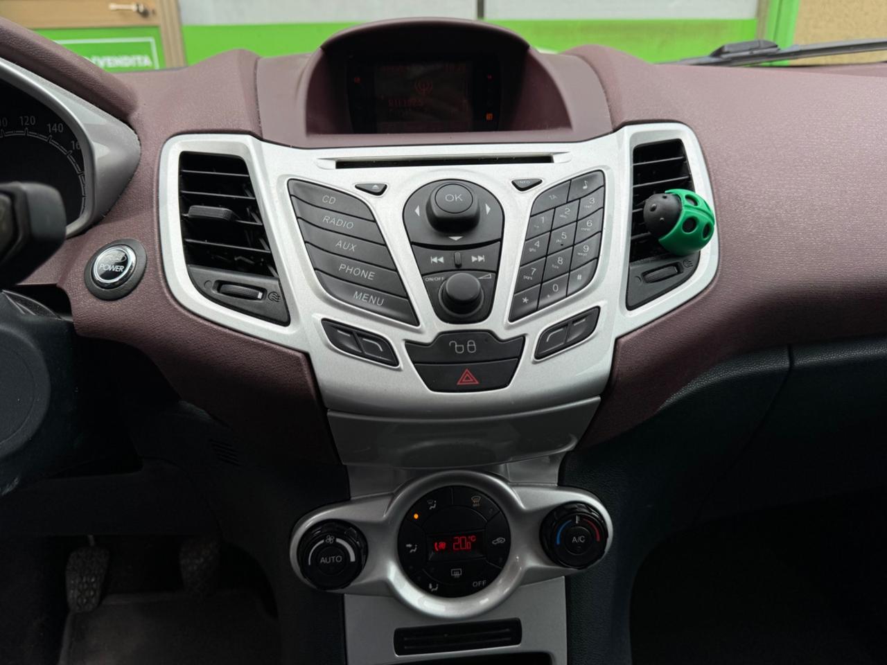Ford Fiesta 1.4 TDCi 5p. Titaninum NEOPATENTATI