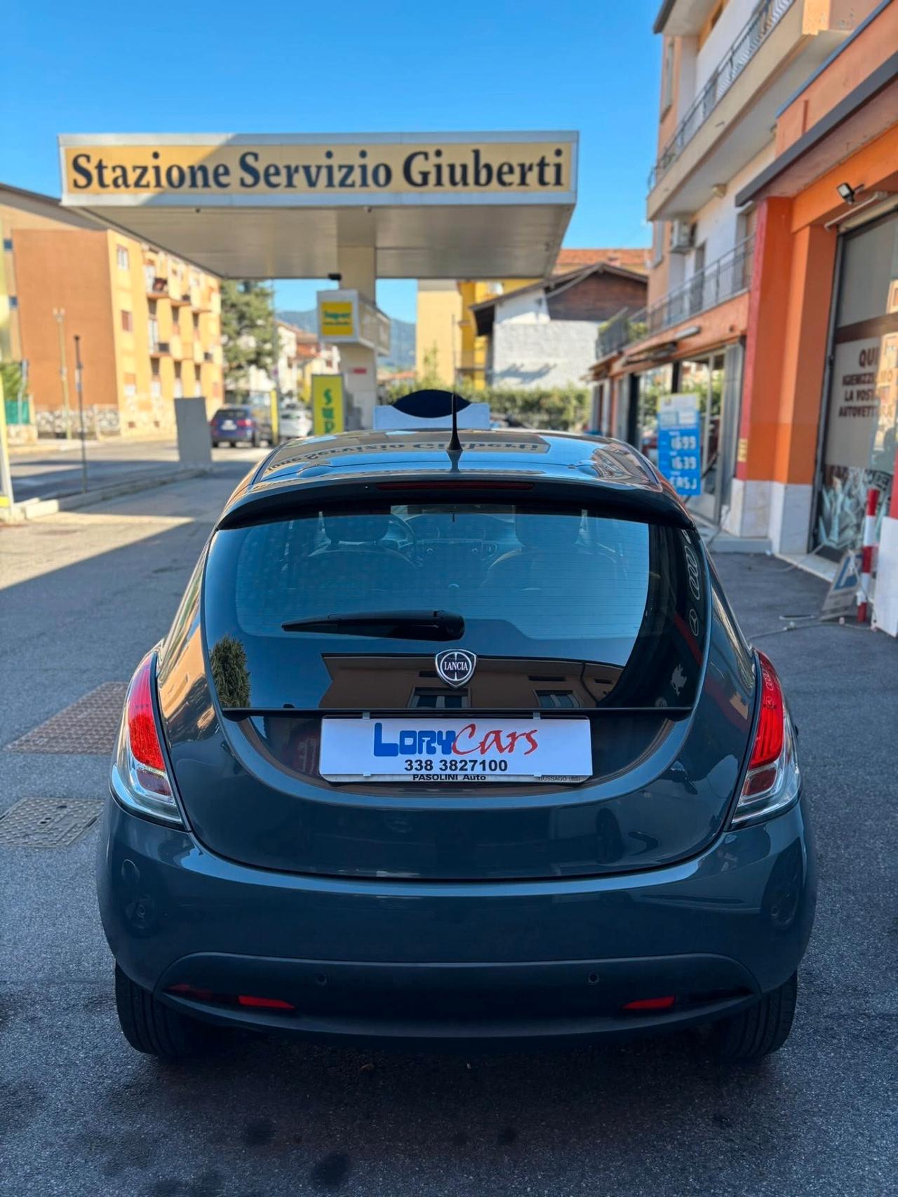 Lancia Ypsilon 0.9 TwinAir 85 CV 5 porte Metano Ecochic Gold NEOPATENTATI