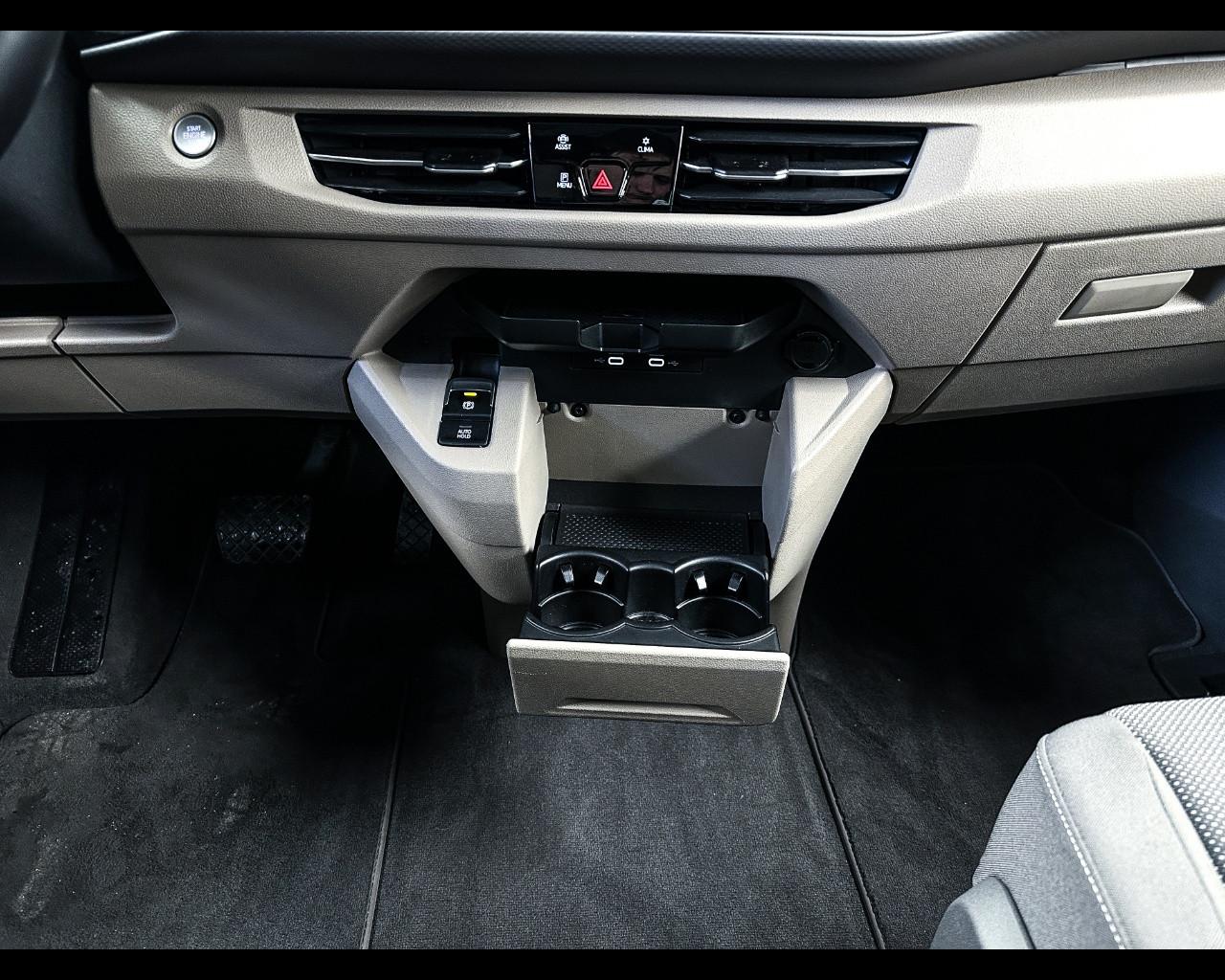 VOLKSWAGEN Multivan 7ª '21-> - Multivan 2.0 TDI 150CV DSG Life