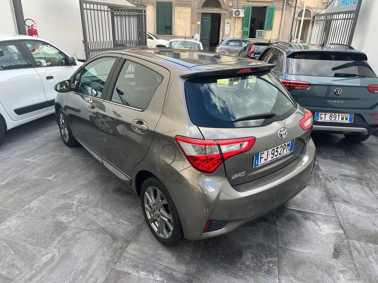 Toyota Yaris 1.0 5 porte Lounge