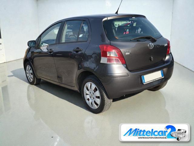 TOYOTA Yaris 1.0 5 porte Now