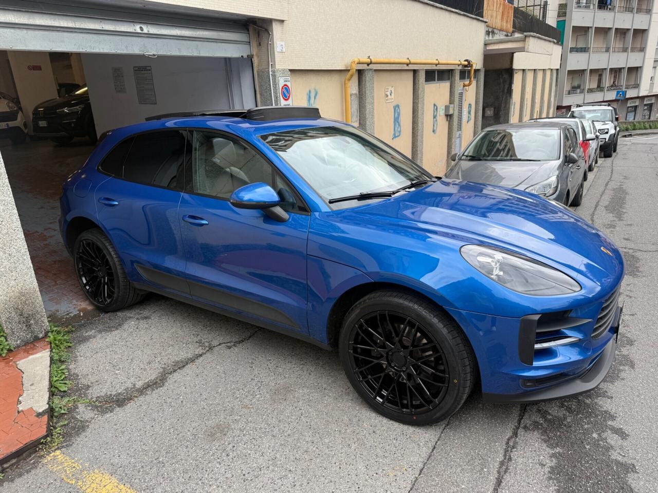PORSCHE MACAN 2.0 ZAFFIRO CERCHI 21 TETTO SCARICHI