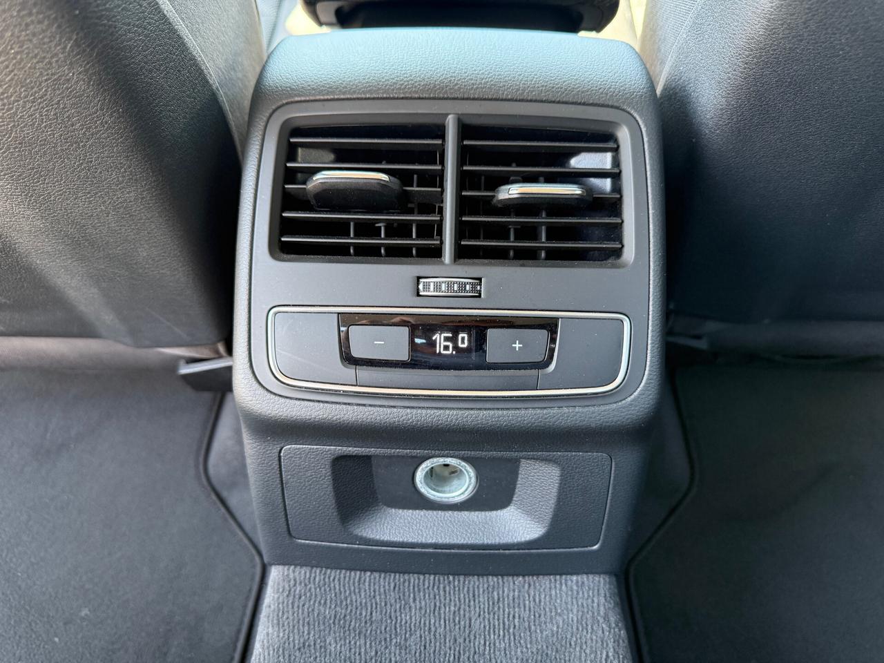Audi A4 30 TDI S tronic Business