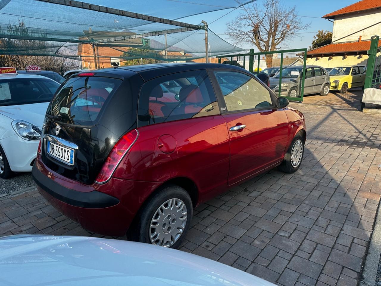 Lancia Ypsilon 1.2 16V Oro