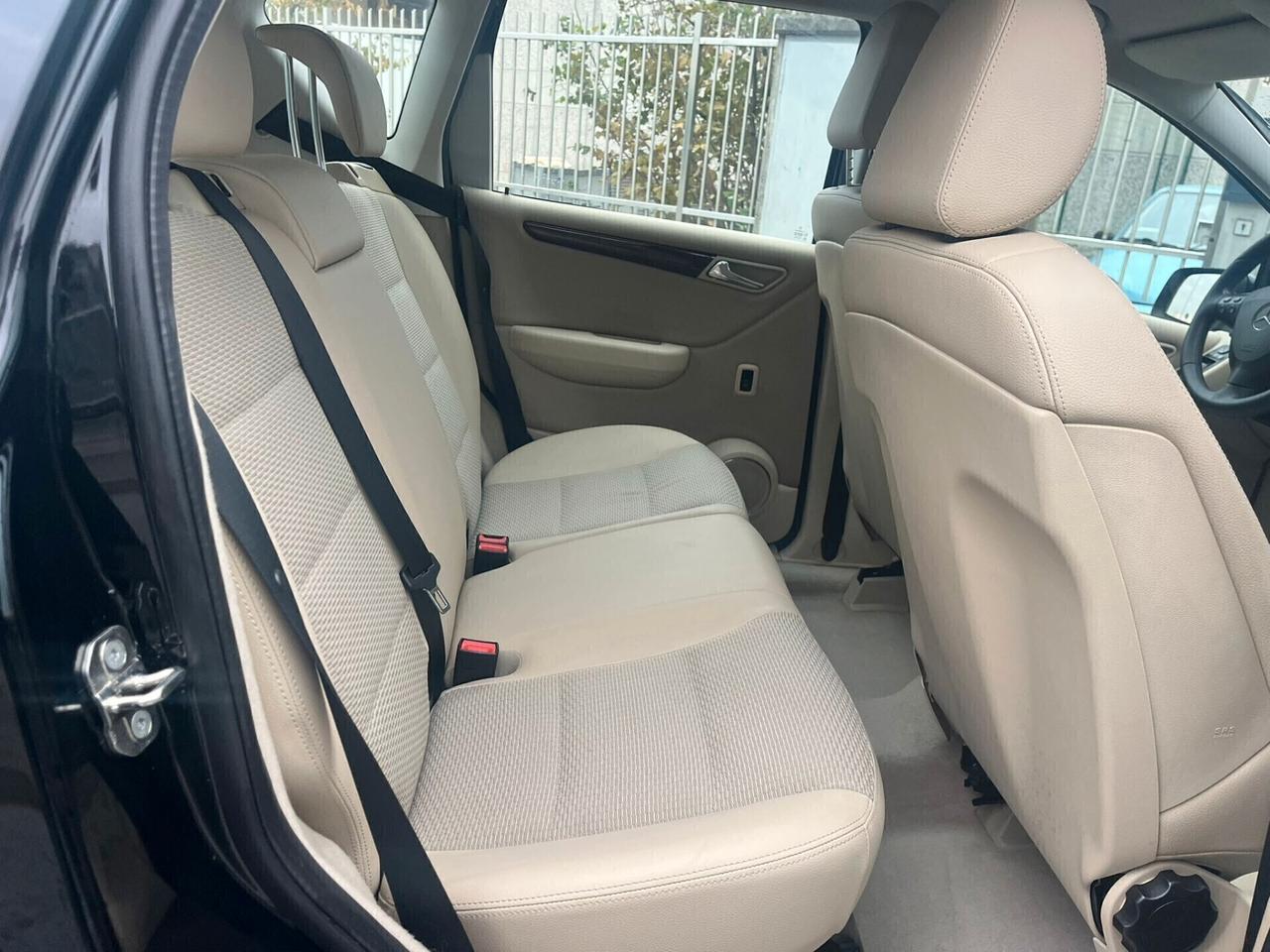 Mercedes-benz A 160 exclusive benz solo 99.000km