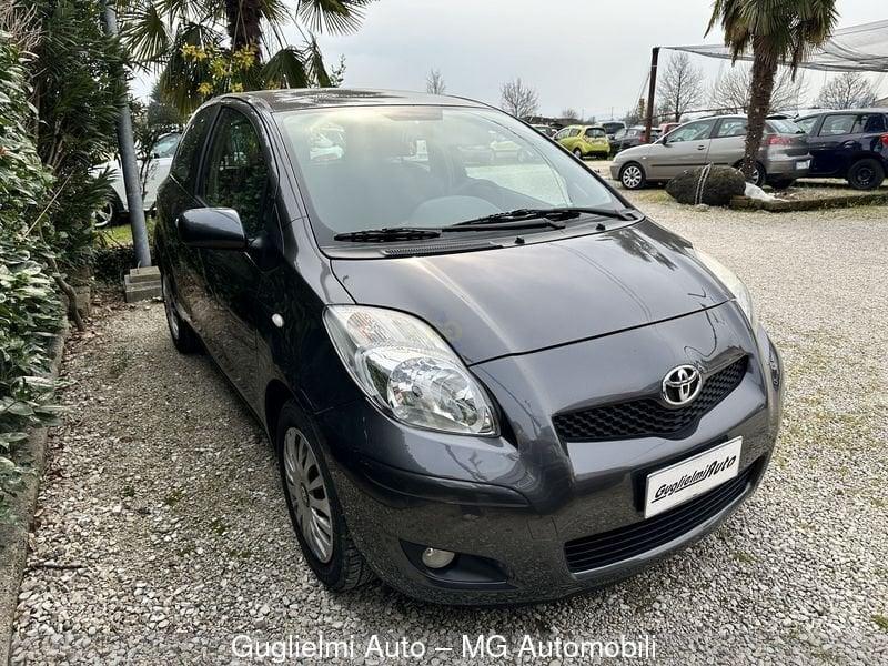 Toyota Yaris Yaris 3p 1.3 dual S m-mt