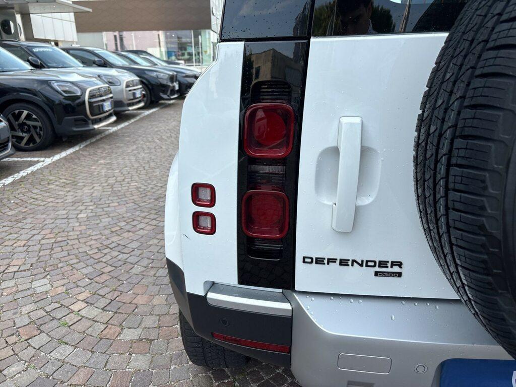Land Rover Defender 110 3.0 I6 MHEV SE AWD Auto
