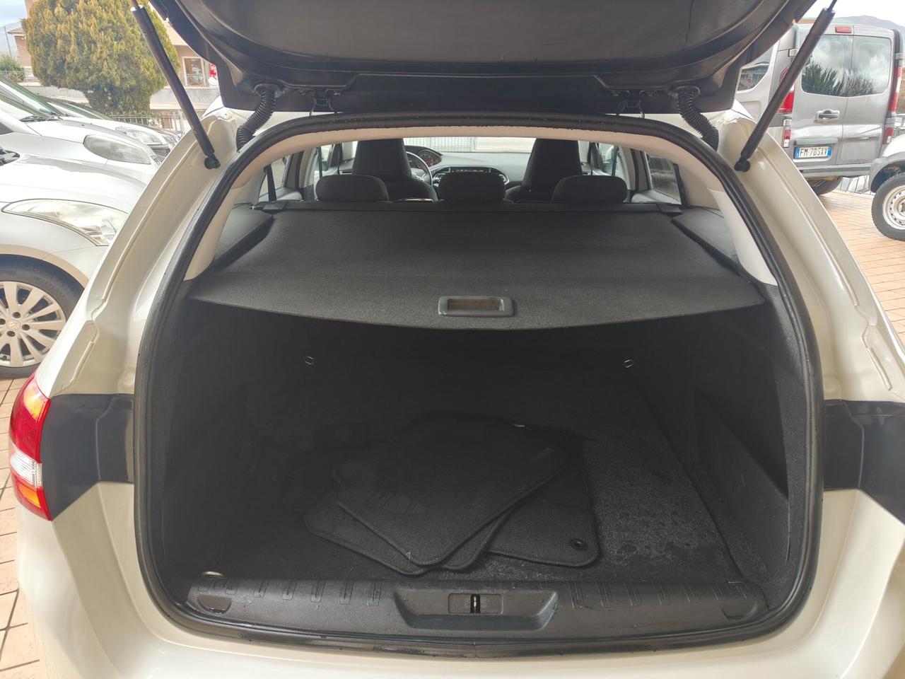 Peugeot 308 BlueHDi 120 S&S EAT6 SW Allure