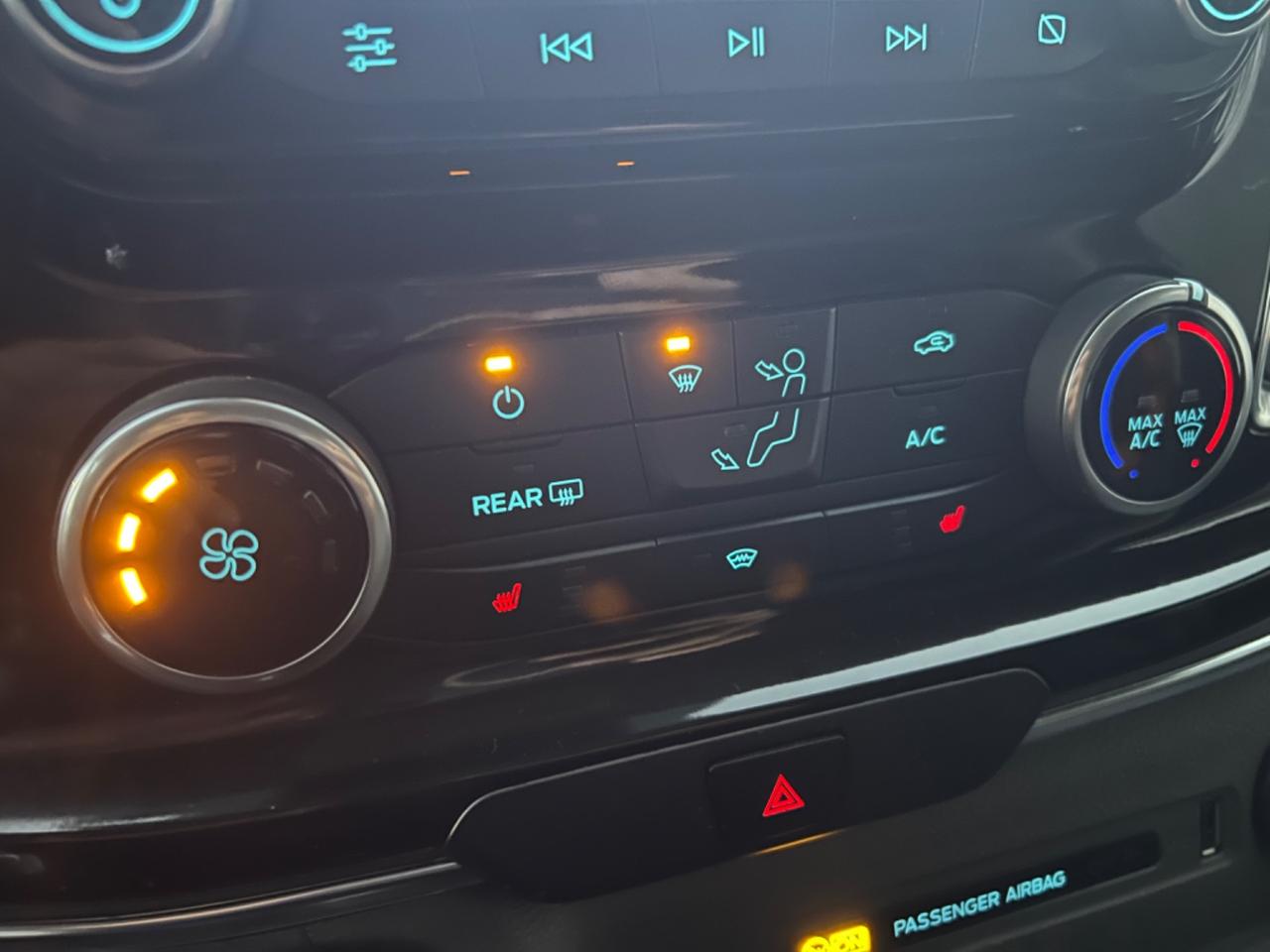 FORD TOURNEO CUSTOM 2.0 DIESEL IBRIDO 8 POSTI UNICO PROPRIETARIO PERFETTO