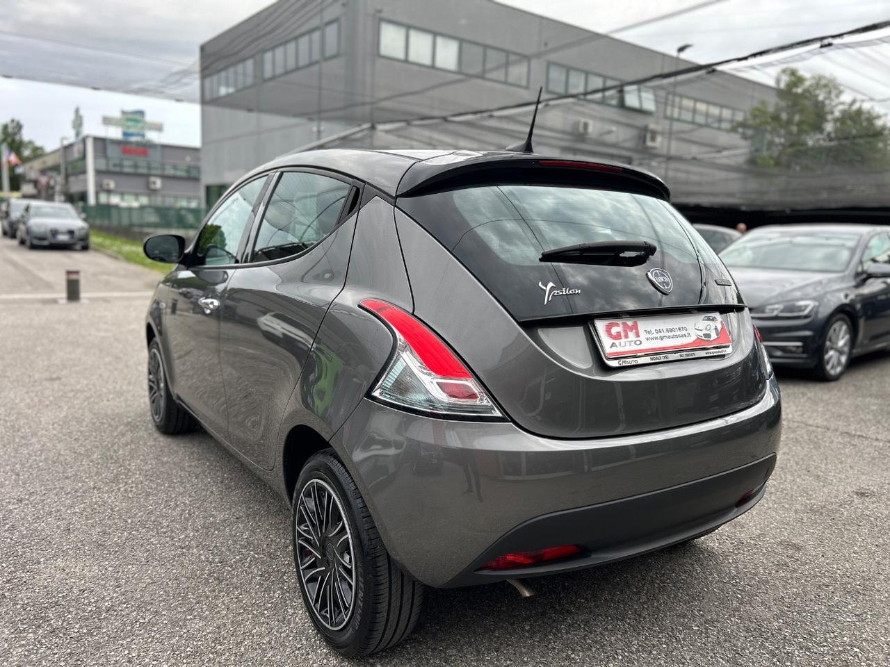 Lancia Ypsilon 1.0 firefly hybrid Silver Plus s&s 70cv