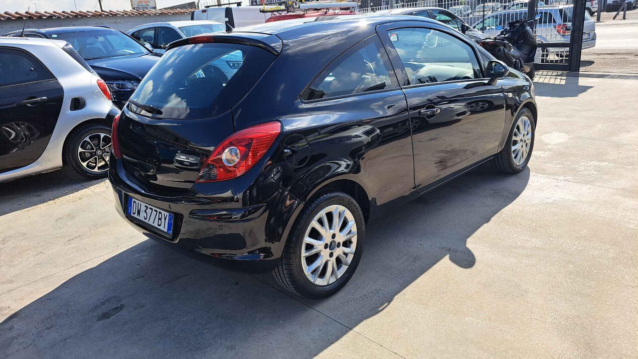Opel Corsa 1.2 Benzina 80Cv Sport